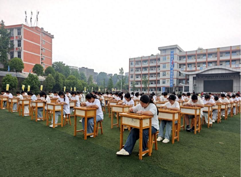 宜宾市叙州区高场职校：珠算点钞展绝技 财经学子竞风流