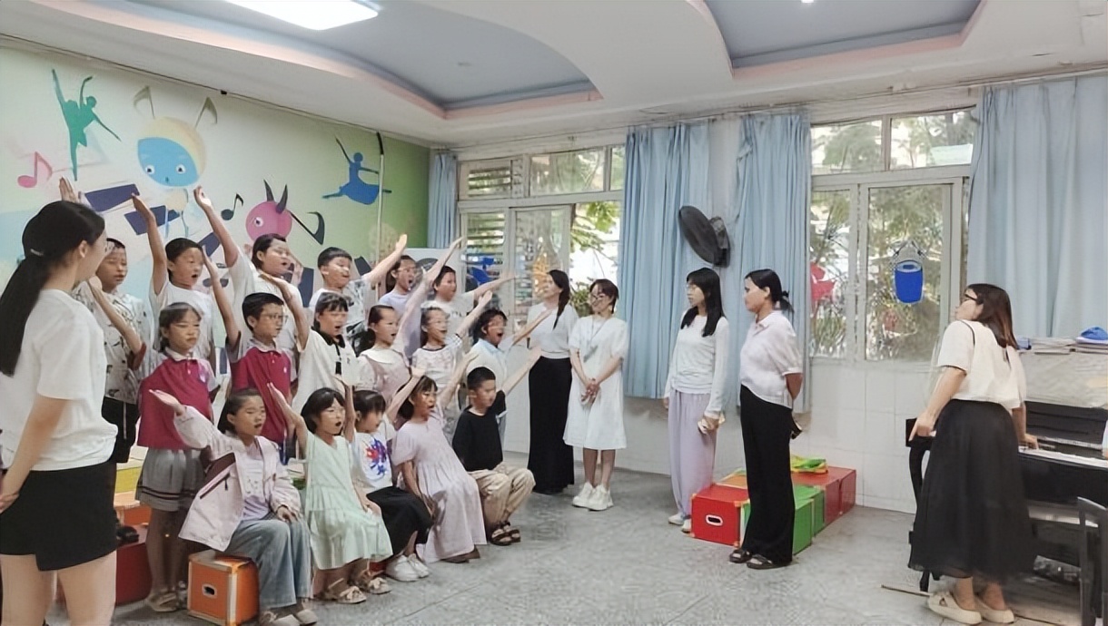 课后服务绽新彩 童心飞扬促成长——记安居一小三年级艺体课后服务