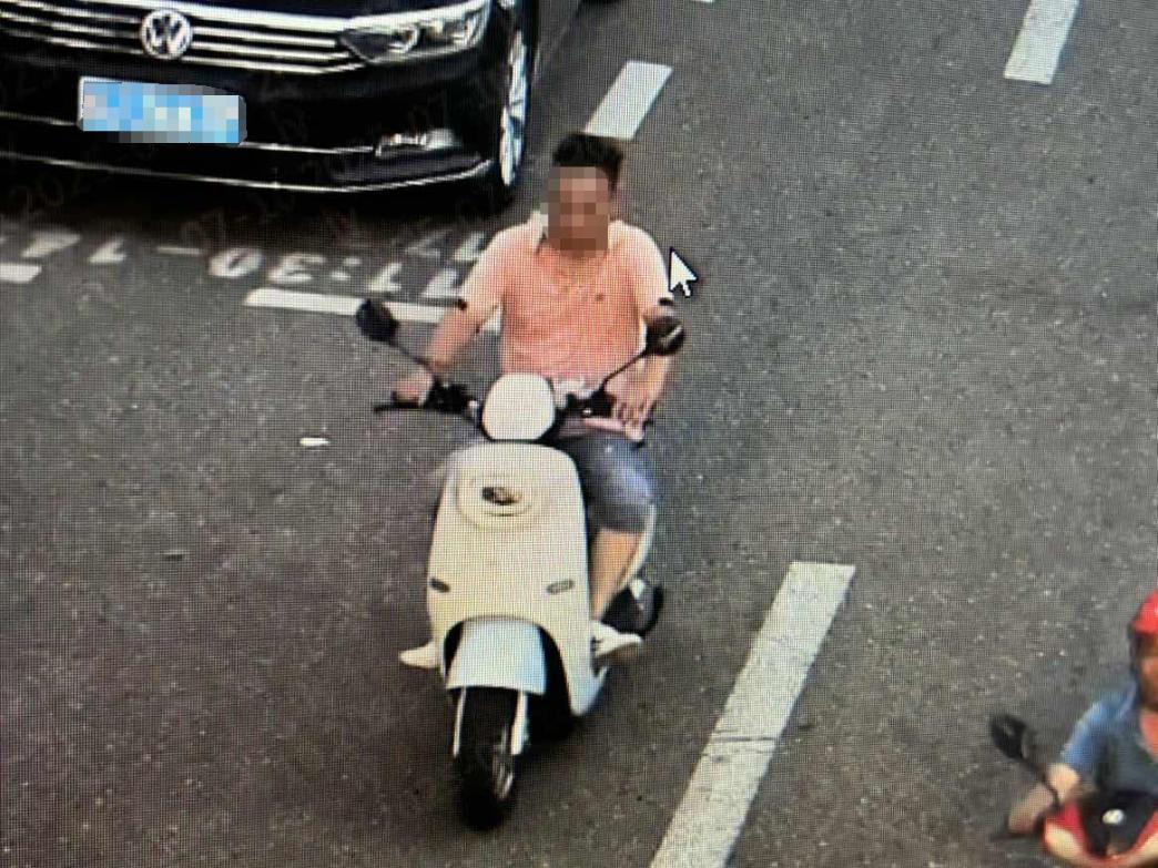 见路边没拔钥匙的电动车随便骑？遂宁男子吃夜宵时被民警带走