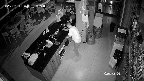 遂宁一饭店深夜遭“口罩男”翻窗盗窃，次日被抓