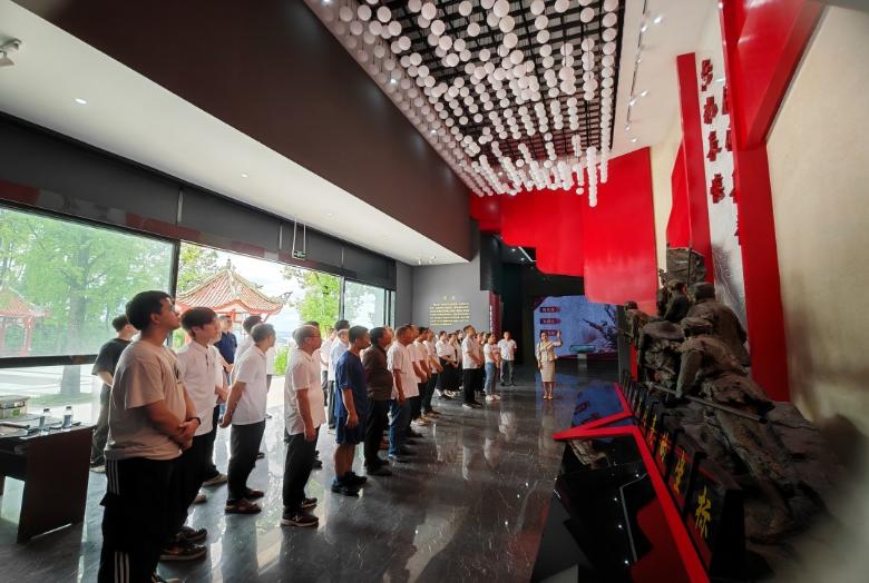 宜宾市南溪区黄沙镇机关党支部暨机关工会开展“光影铸魂·红色传承”主题活动