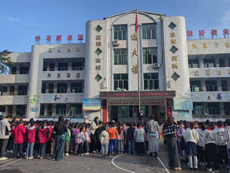 宜宾市高县逸夫小学校：深化爱国卫生行动 筑牢校园健康防线