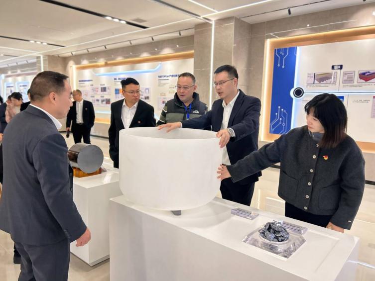 宜宾市叙州区高场学校：参访高新学科技 党员引领促教育