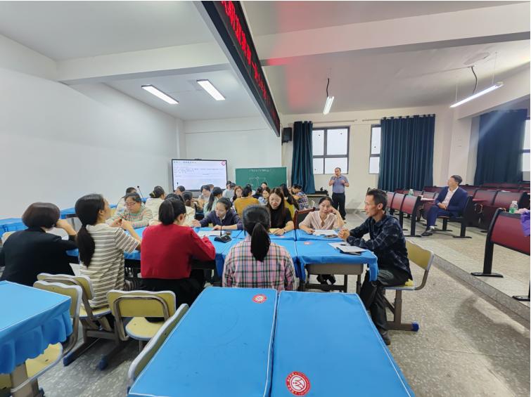 乘势而上启新程 踔厉奋发谱新篇——宜宾市一曼小学校持续推进“三小课堂”教学改革