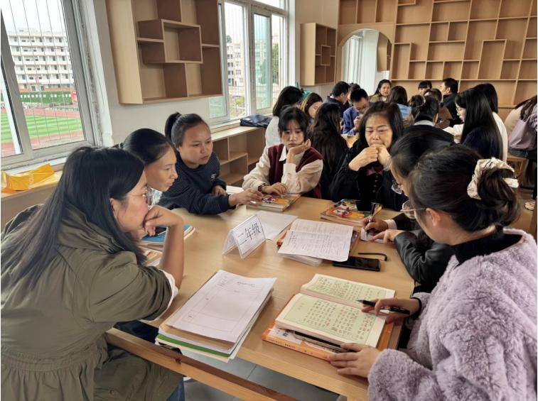 凝心聚力研命题 赋能素养促提升——宜宾市叙州区双龙学校开展全镇小学语数半期试卷命制专题教研活动