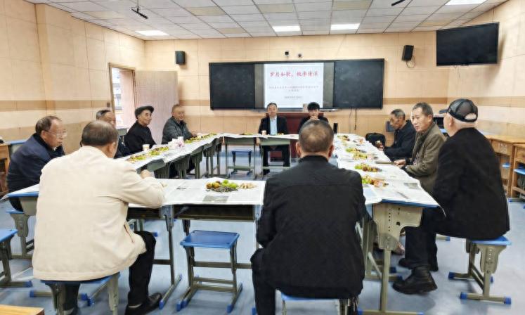 宜宾市筠连县乐义乡中心校：党建引领聚合力 重阳敬老暖人心