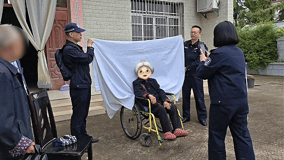 行动不便想办身份证咋办？遂宁公安“背包”上门办！
