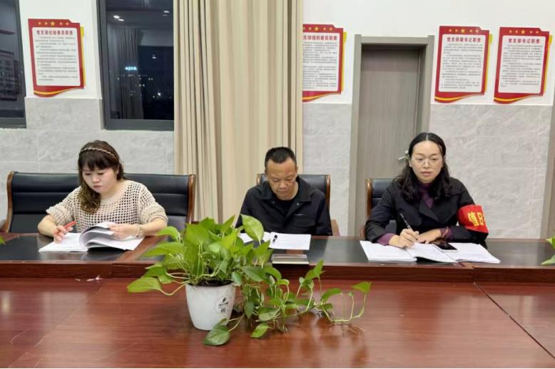 立德树人担使命 辐射引领做先锋——宜宾市南溪区长江学校陈小燕班主任名师工作室正式启动