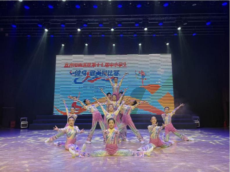宜宾市南溪四中健美操比赛荣获一等奖