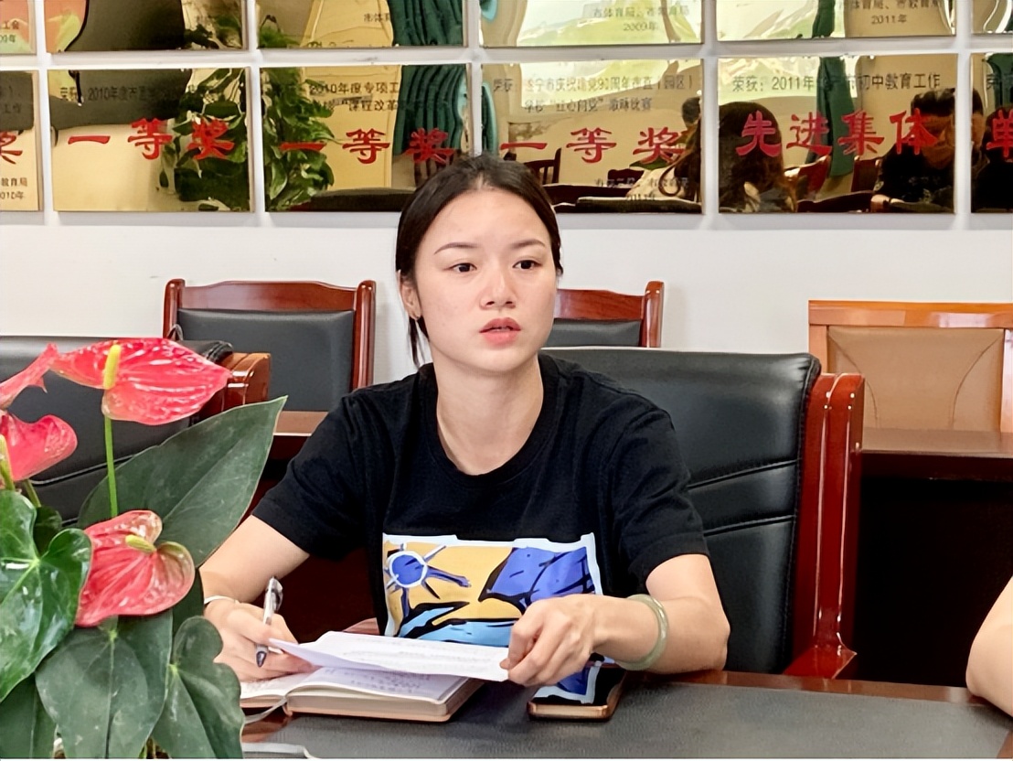 凝心聚力谋发展 砥砺奋进谱新篇‖遂宁四中体卫艺组召开教研工作会