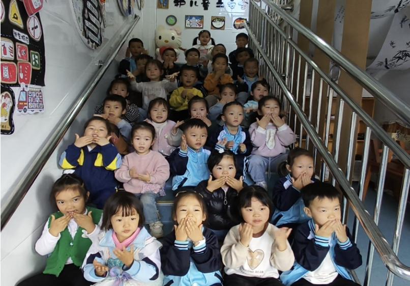 金秋颂重阳 稚心暖亲情——高县罗场镇幼儿园中班组开展重阳节主题活动