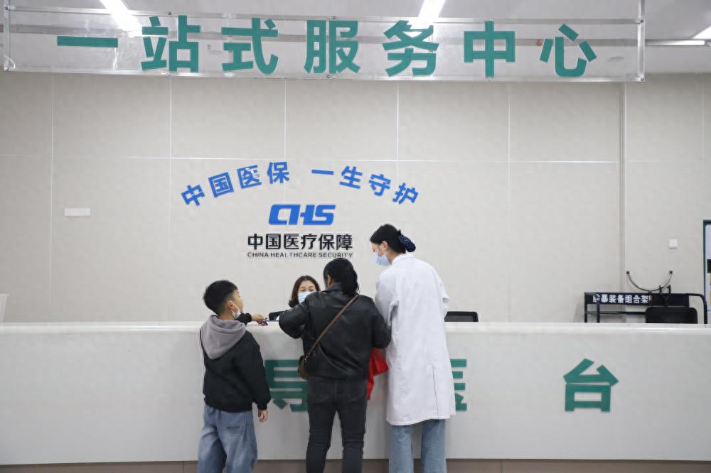 安居区减免费用惠及近2万人次！医疗服务提升机制落地生根显实效