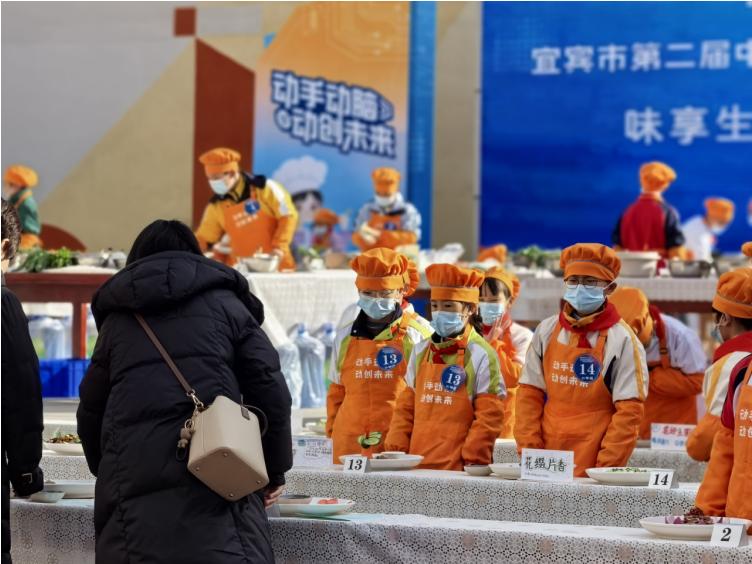 南溪区仙源小学校在宜宾市劳动与智能设计大赛中斩获二等奖