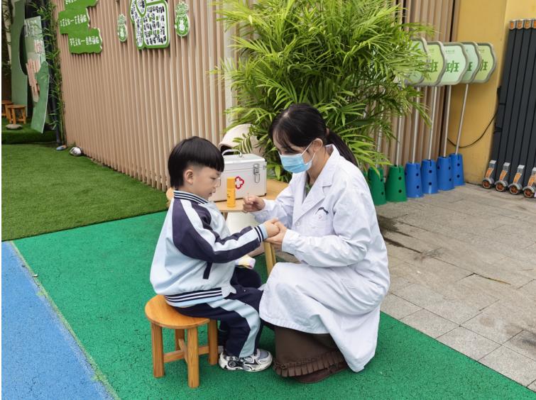 以练践行 防患未“燃”——宜宾市南溪区福临幼儿园开展2025年第四季度消防应急演练