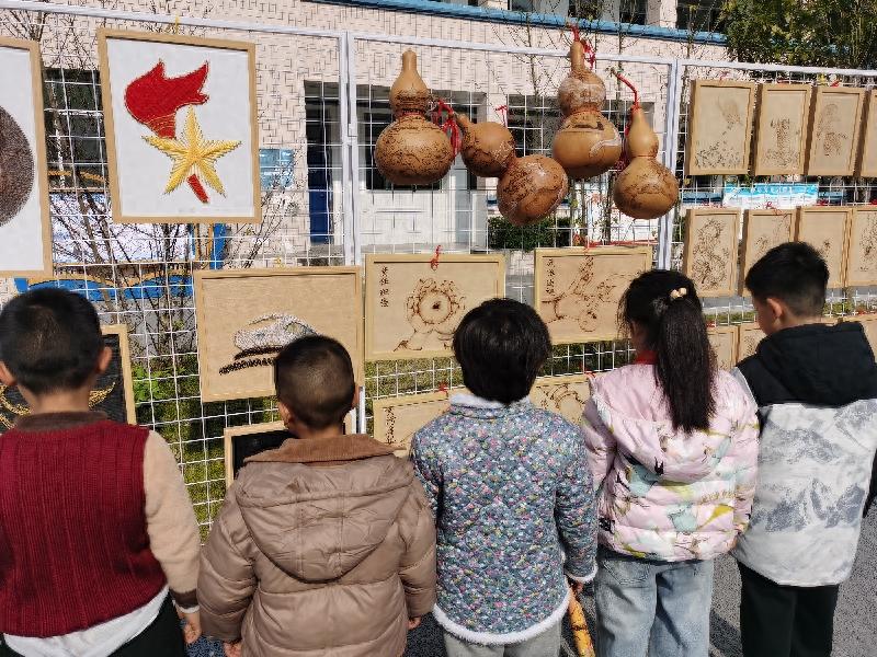 遂宁安居区东禅小学举办2025年秋季社团活动成果展