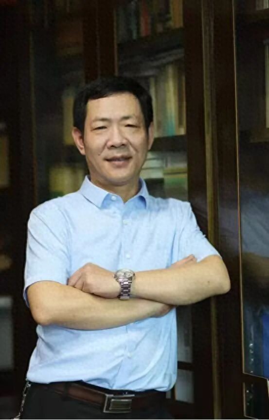 文艺访谈 | 杨俊：深入历史的褶皱 穿透世相的表层