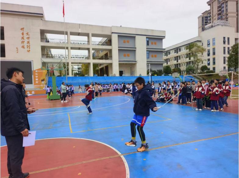 跃动青春 “绳”采飞扬——宜宾市南溪区福临小学校举办跳绳比赛