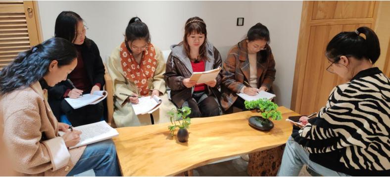 心育未来启新程 智汇匠心促成长——宜宾市南溪区长江学校陈小燕班主任名师工作室团队参加高级研修班赋能教师幸福胜任力