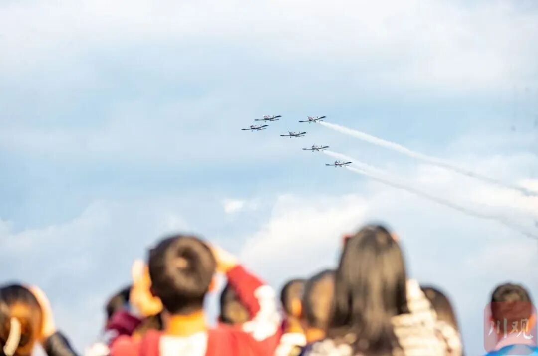 “飞机赛”带动“烟火气” ，遂宁公安为低空经济发展织密安全屏障