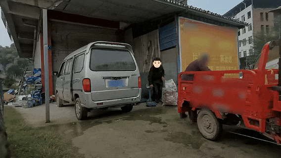 半背篓半背篓地偷，遂宁大爷盗百斤柠檬被拘