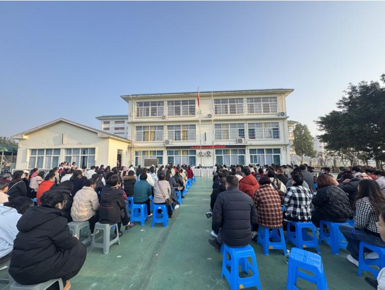 法治护航成长 安全守护未来——宜宾三江新区罗龙中心幼儿园开展家长安全教育宣讲活动