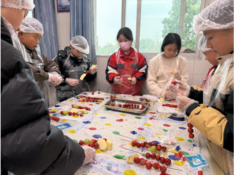 喜贺元旦 展望新年——宜宾市南溪区黄沙镇中心小学校开展庆元旦主题活动