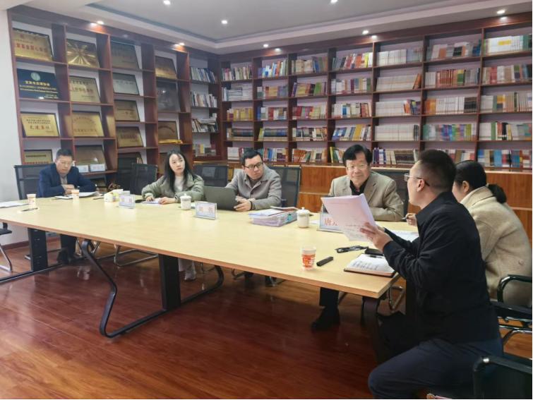 专家引领明方向 红色育人启新程——宜宾市一曼小学校省级课题《红劳基地传承一曼红色文化的实践研究》中期成果汇报会在翠屏区旧州小学校顺利举行