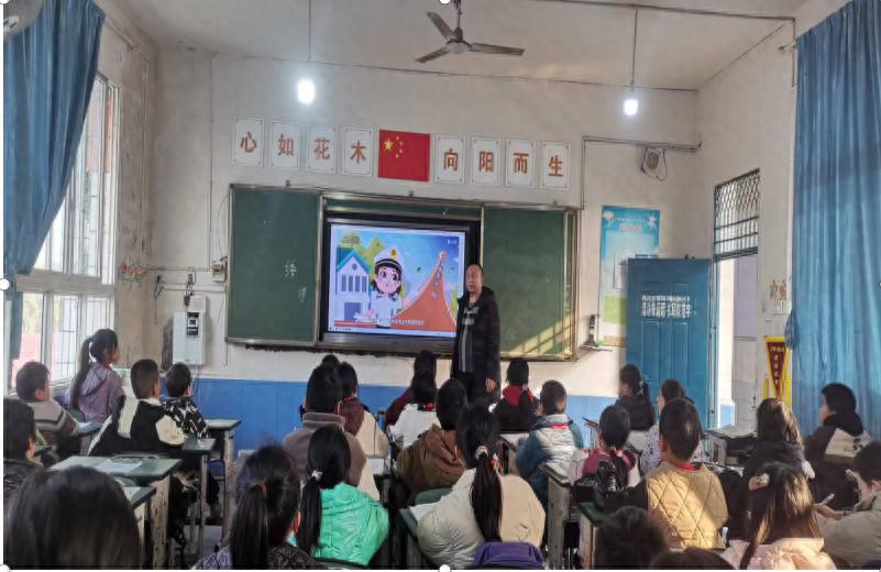 筑牢健康防线 守护青春成长——安居中兴小学开展防艾主题教育活动