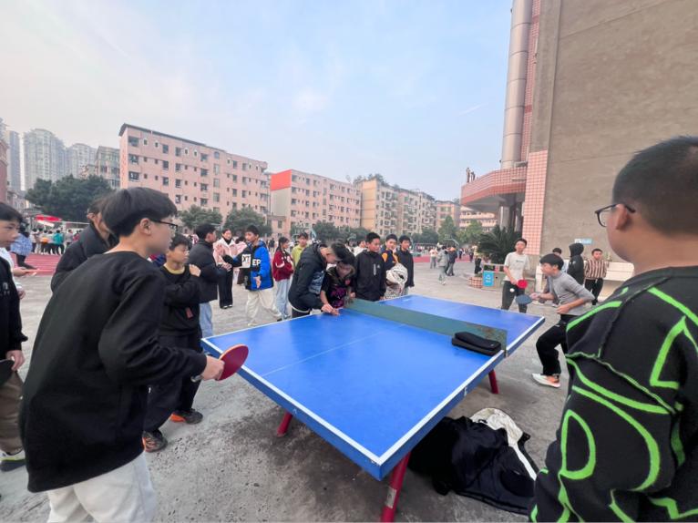 宜宾市南溪四中年级运动会之七年级乒乓球正式开赛