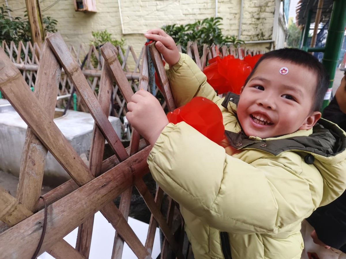 安居区三家镇中心幼儿园举办“幼见火锅 旦愿美好”元旦迎新火锅宴