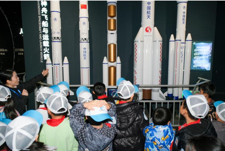 科技探奇旅 暖阳向未来——高县逸夫小学校开展“智游科创·乐学宜宾·筑梦家乡”主题研学活动