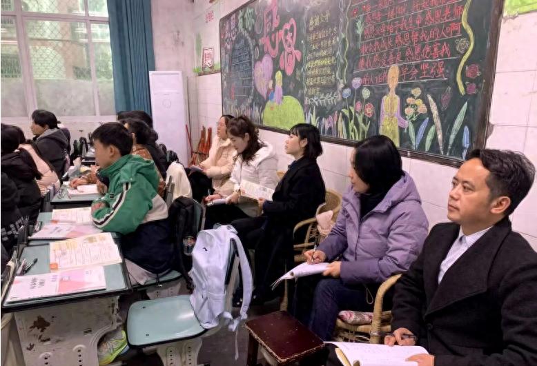 研思赋能教与学 笃行致远共成长——宜宾市南溪四中开展七年级英语教研公开课