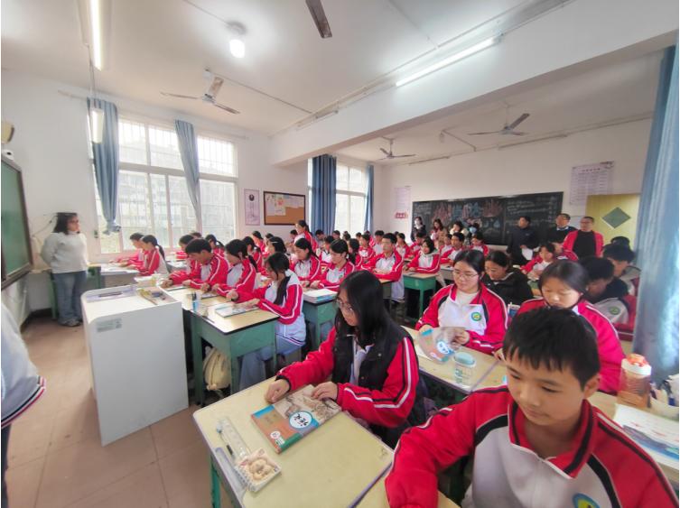 榜样教育 立德树人——屏山县大乘初级中学校开展班级文化建设和课堂常规比赛