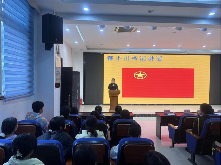 宜宾市叙州区柳嘉职校举行新团员入团仪式