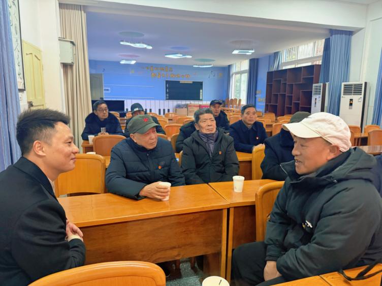 党建铸魂强根基 评议聚力促发展——宜宾三江新区高店学校开展高质量发展论坛暨党员民主评议活动