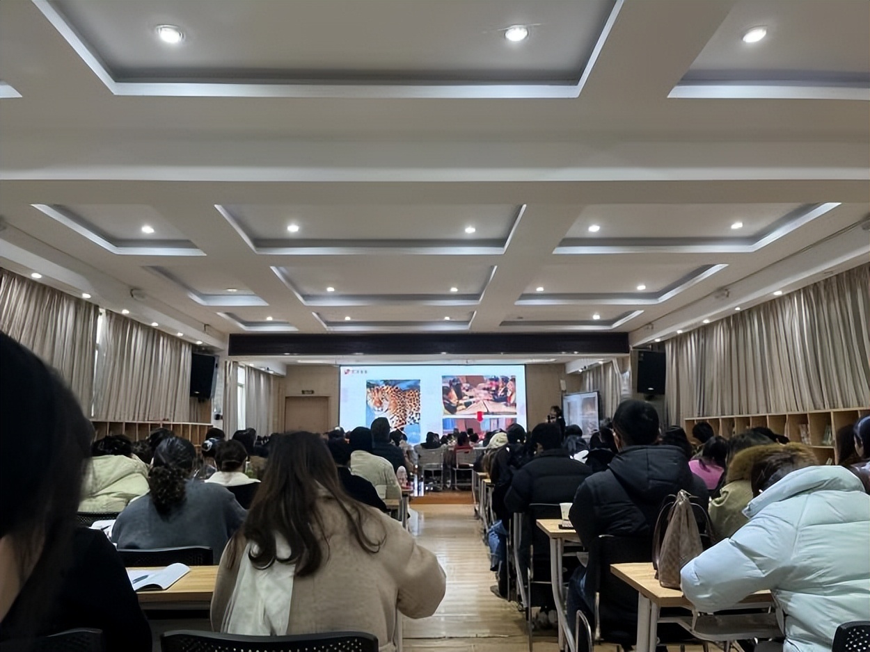 享优质，链未来——安居一小美术教师参加四川省网链共享计划