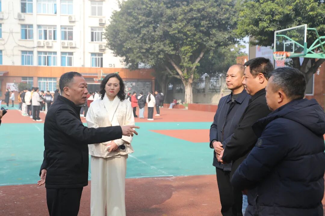 遂宁市副市长徐建军一行到遂宁四中专项督导校园安全工作