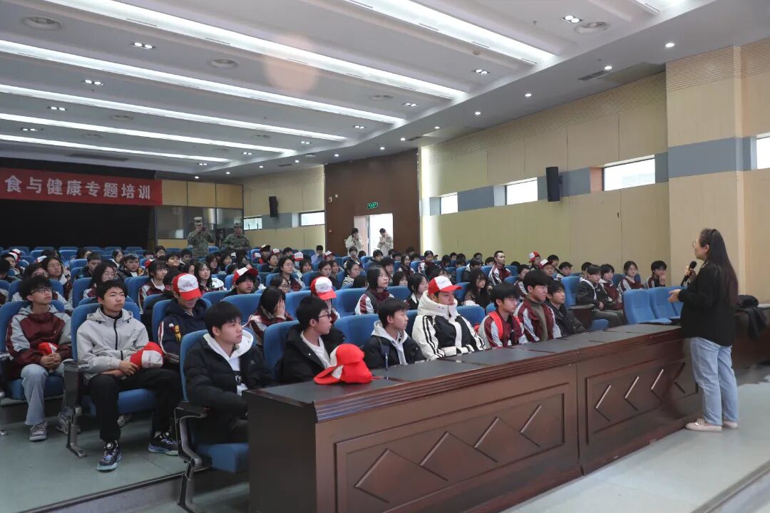 解码科技奥秘 点亮青春梦想——遂宁四中开展高校沉浸式研学活动