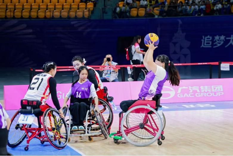 第12届全国残特奥运动会轮椅篮球比赛正式打响！宜宾市运动员亮相首次三人制轮椅篮球项目