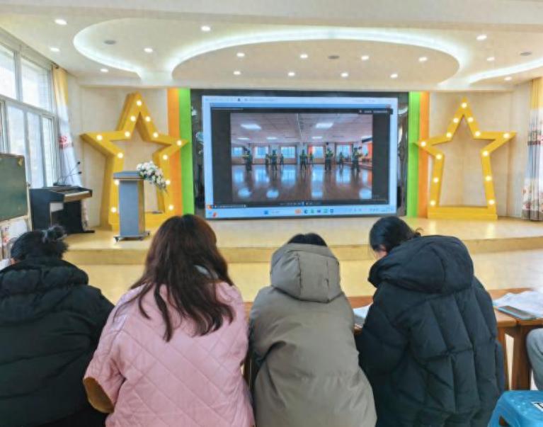 以球赋能 蓄力成长——高县罗场镇幼儿园组织教师参与篮球培训