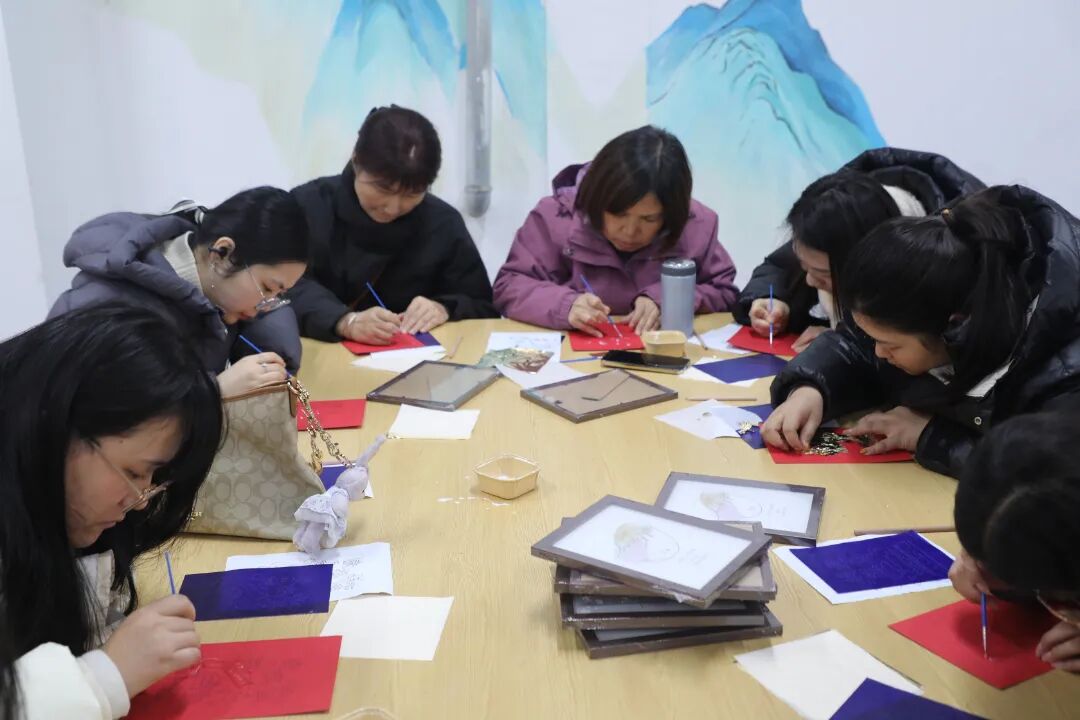 颂党恩忆先烈 践使命育新人——遂宁四中开展红色教育主题党日活动