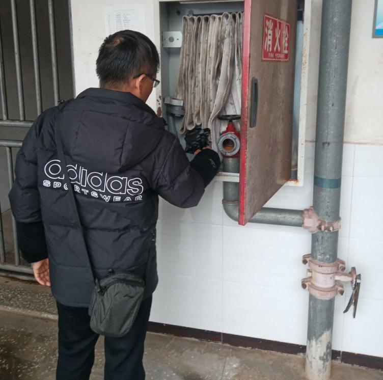 筑牢安全防线 护航青春成长——宜宾市叙州区双龙学校领航校区开展住校生寝室消防演练