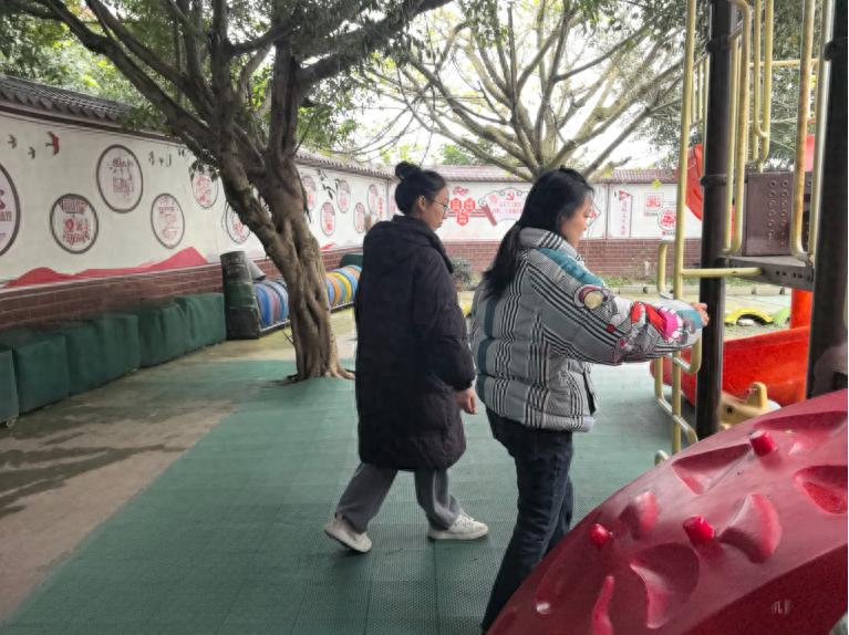 宜宾市南溪区南溪街道中心幼儿园开展期末安全隐患大排查活动