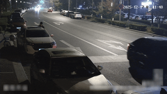 遂宁公安:蹲守一月终禽“蒙面盗”，民警收网之时“顺带”抓贴卡