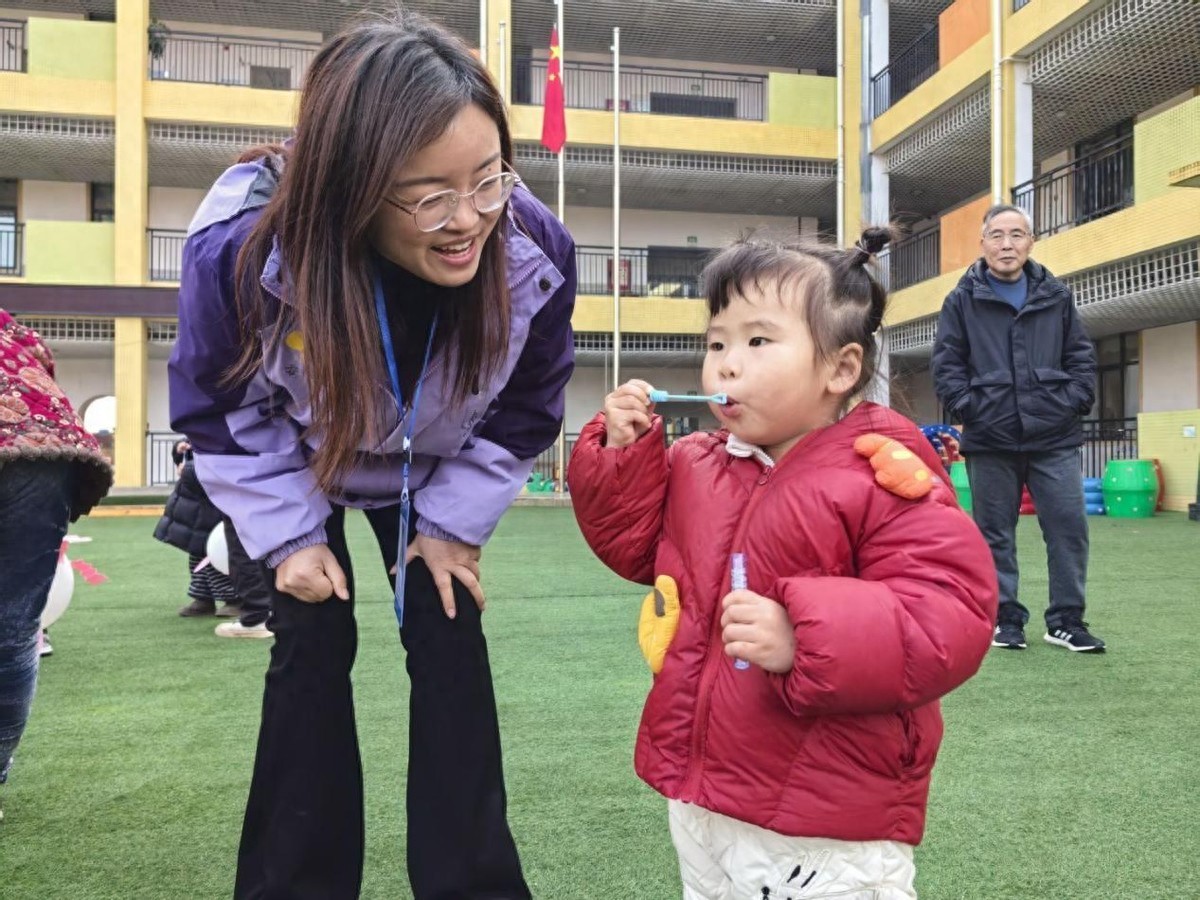 萌娃初体验 快乐启新程——安居三幼开展2026春季新生体验日活动