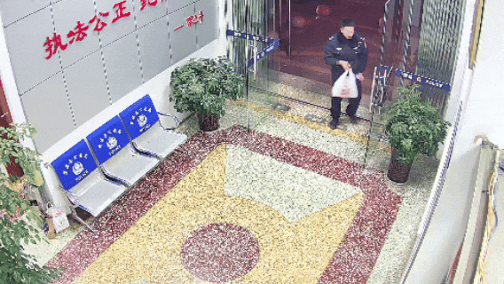这个警察节，蓬溪县普安派出所门口“长”出了最甜的礼物