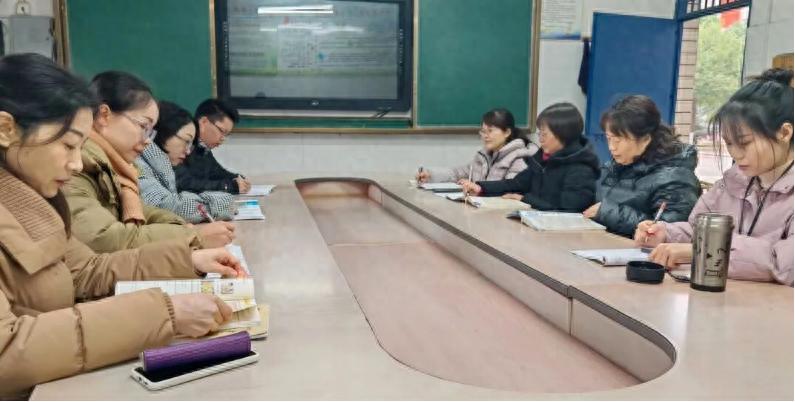 宜宾市南溪四中初二年级英语组召开2025年秋期期末复习研讨集体备课会