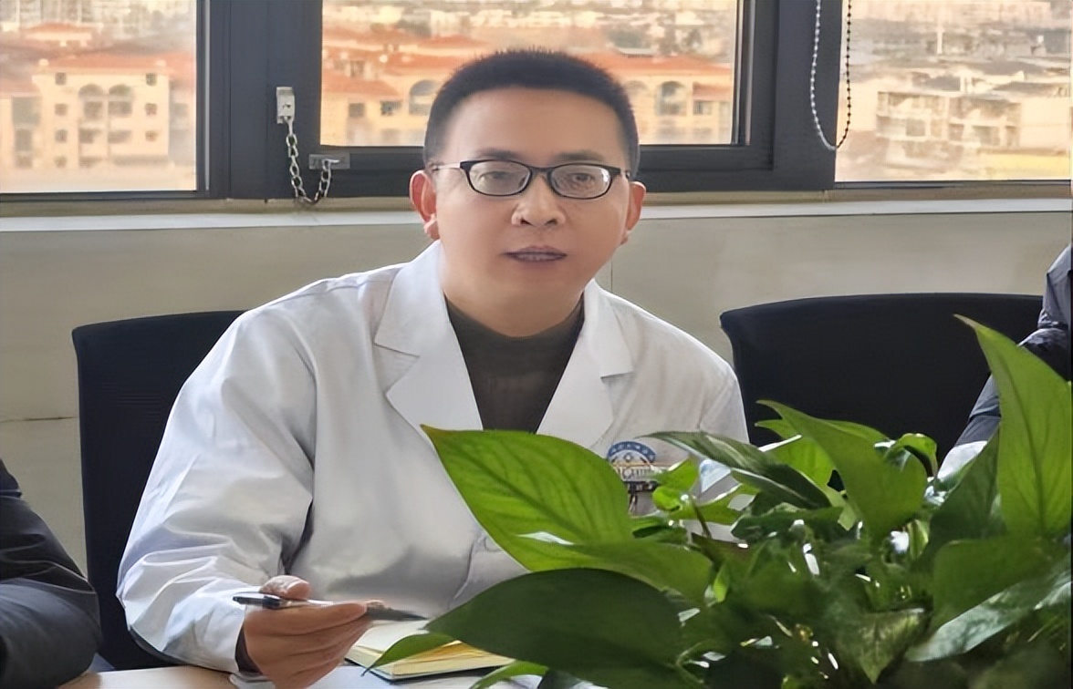 紧盯医疗质量“关键点” 安医书记、院长大查房精准发力