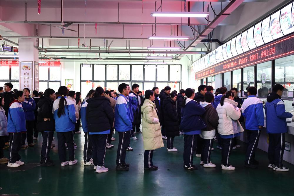 遂宁市安居区：教师变身“营养师” 安居娃娃食谱加上“健康锁”