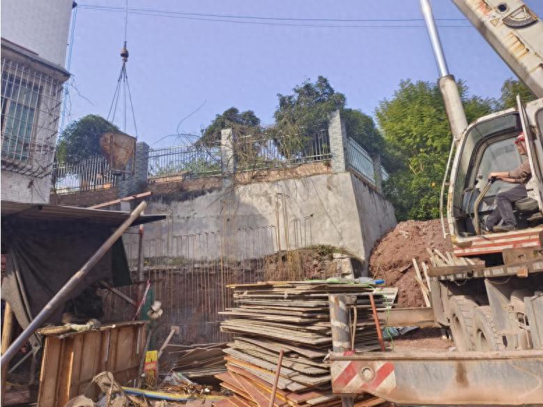 宜宾市南溪区长兴镇中心幼儿园围墙安全整治及日常管理纪实